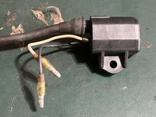 Cargar imagen en el visor de la galería, DT 150 200 hp Suzuki ig-39 IGNITION COIL 7” boot cord 33410-92E00 two stroke 1998-2003