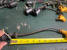Cargar imagen en el visor de la galería, DT 150 200 hp Suzuki ig-39 IGNITION COIL 9” boot cord 33410-92E00 two stroke 1998-2003
