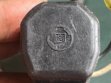 Cargar imagen en el visor de la galería, DT 150 200 hp Suzuki ig-39 IGNITION COIL 9” boot cord 33410-92E00 two stroke 1998-2003