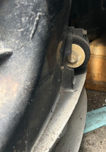 Load image into Gallery viewer, 150 HP Mercury Verado 895305T01 DRIVESHFT HOUSING 896689A01 ADAPTER PLATE 135 hp - 200 hp