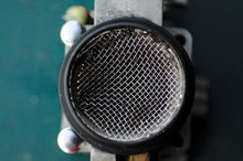 Load image into Gallery viewer, DF 60 70 HP Suzuki 13300-99E01 THROTTLE BODY 1998-2009 throttle lever & rod Four Stroke 1999