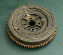 Load image into Gallery viewer, 150 175 hp Johnson Evinrude flywheel 513845 0513845 584350 60 degree motor, two stroke 1991-2006