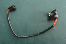 Cargar imagen en el visor de la galería, 150 - 250 hp Yamaha Throttle Sensor TPS 6R5-85885-01-00 6X2-85885-10-00 TWO STROKE