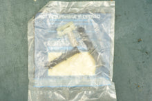 Cargar imagen en el visor de la galería, Mercruiser 817253A 1 THROTTLE SHAFT ASSY 42651A1 85868 remote control rigging