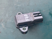 Cargar imagen en el visor de la galería, f 60 hp Yamaha 68F-83688-00-00 PRESSURE SENSOR intake OEM 50-90 hp