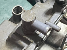 Load image into Gallery viewer, f 90 75 hp Mercury 804118T1 Cylinder Head Rocker Cover 80 100 hp Yamaha 67F-11191-01-1S Four Stroke