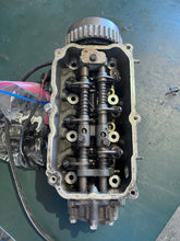 Lade das Bild in den Galerie-Viewer, BF 30 25 hp Honda 12000-ZW2-405ZA CYLINDER BLOCK ASSY without cover 14320-ZW2-F00 PULLEY