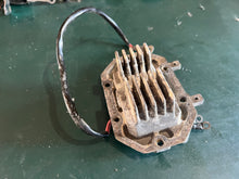 Load image into Gallery viewer, 200 225 250 hp Johnson Evinrude 0584424 voltage regulator 584424-17fu-oa omc 275 300 hp