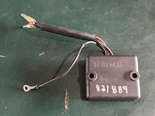 Lade das Bild in den Galerie-Viewer, Mercury 821889 rev limiter RPM two stroke 821889A38 oem