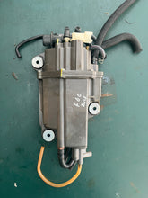 Cargar imagen en el visor de la galería, f 60 Yamaha 6C5-14180-22-00 FLOAT CHAMBER ASSY vst 2015-2020 50 60 hp TESTED, 6C5-13906-01-00 PRESSURE REGULATOR