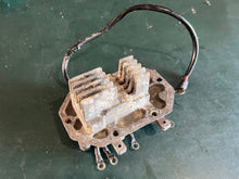 Load image into Gallery viewer, 200 225 250 hp Johnson Evinrude 0584424 voltage regulator 584424-17fu-oa omc 275 300 hp