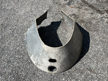 Load image into Gallery viewer, BF 75 90 hp Honda cowl apron 63710-zw1-0000 extension case cover