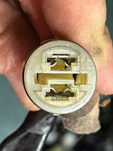 Lade das Bild in den Galerie-Viewer, MFS 50 40 hp Tohatsu trim motor assy 3Z5771800 PTT MOTOR - leaks needs repair