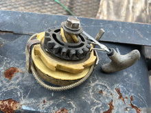 Cargar imagen en el visor de la galería, 9.9 15 hp Johnson Evinrude 0389951 REWIND STARTER ASSEMBLY recoil 389951 Two Stroke