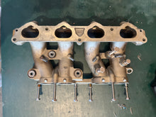 Lade das Bild in den Galerie-Viewer, f 115 Yamaha 68V-13641-00-94 MANIFOLD 1 four stroke 115 hp intake