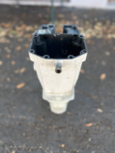 Cargar imagen en el visor de la galería, 25 hp BRP Evinrude e-tec 20” midsection 5008164 Exhaust Housing 05008164