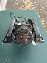 Cargar imagen en el visor de la galería, MFS 20 15 9.9 hp Tohatsu 3RSQ771510 POWER TRIM AND TILT motor ASSY 3Z0Q772120 CLAMP BRACKET (PTT-LEFT) 3Z0Q772112 CLAMP BRACKET (PTT-RIGHT) MFS20e