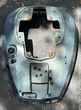 Cargar imagen en el visor de la galería, 1988 115 hp Yamaha 6E5-W4271-41-EK bottom cowl TWO STROKE nla