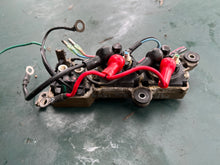 Cargar imagen en el visor de la galería, MFS 20 15 9.9 hp Tohatsu 3RS068990M ELECTRIC BRACKET ASSY 3H8760400M STARTER SOLENOID (Superseded by 3H8760400) 3C8725810M SOLENOID SWITCH, DOWN (PINK WIRE) 3C8725800M SOLENOID SWITCH, UP (BLUE WIRE) 3RS069010M BRACKET four stroke 2017-2022 MFS20e