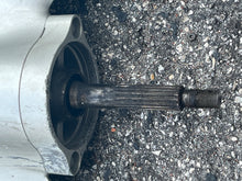 Cargar imagen en el visor de la galería, BF 150 Honda 25” XL Gear Case Assy lower unit 41100-ZY6-715ZA COUNTER ROTATION 2006, bf 135