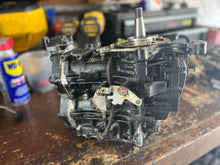 Cargar imagen en el visor de la galería, sold ebay nov2023—25 30 Tohatsu Nissan 346B011004 CYLINDER & CRANK CASE ASSY, 145 compression TWO STROKE 2003 powerhead