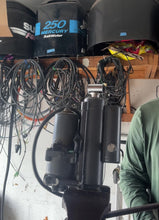 Cargar y reproducir el video en el visor de la galería, sold shopify june2025——BF 40 50 hp Honda 56000-ZV5-822ZA ptt POWER TRIM-TILT 56000-ZV5-823ZA pre ‘97-2005