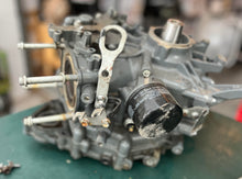 Load image into Gallery viewer, DF 25 Suzuki 11300-95850 CYLINDER BLOCK SET Twin V, 11110-95J00 HEAD, CYLINDER STBD - 11120-95J00 HEAD, CYLINDER PORT