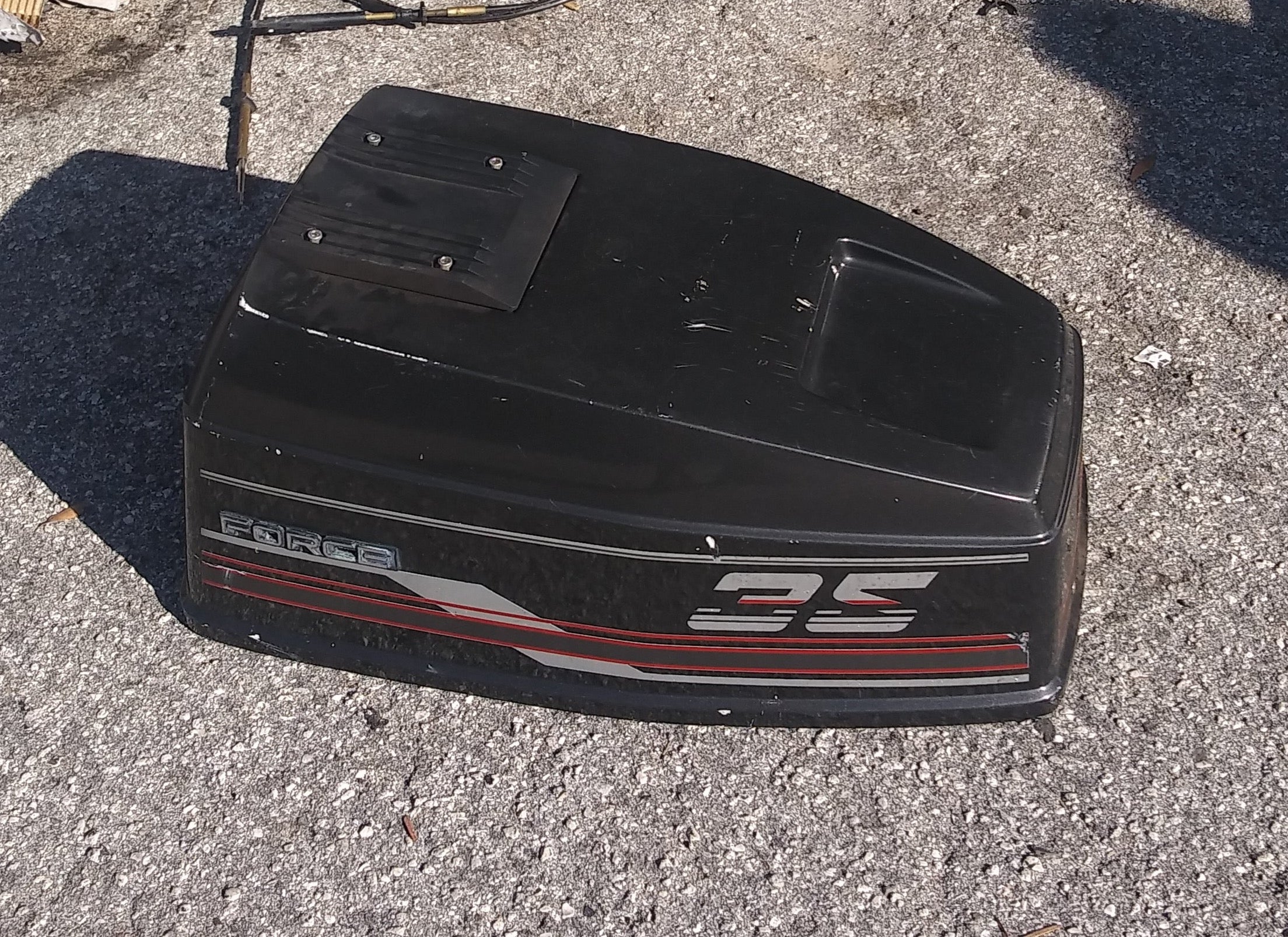 35 hp 40 hp Force two cylinder two stroke engine cover F2C683712, engi