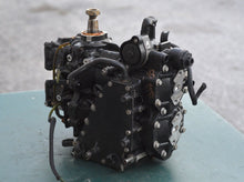 Cargar imagen en el visor de la galería, 50 60 40 HP Evinrude E-tec Long Block POWERHEAD 5005507 Cylinder Head two stroke 2005