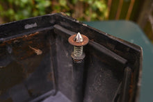 Lade das Bild in den Galerie-Viewer, 7.5 9.8 HP Mercury 7264a10 engine cover cowling  may fit Merc 110 two stroke