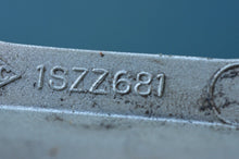 Cargar imagen en el visor de la galería, OEM DT65 Suzuki starter w bracket SZZ681, 2-stroke 3 cylinder