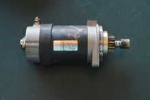 Cargar imagen en el visor de la galería, 60 70 hp Tohatsu STARTER MOTOR 3C8760101M 3c8-76010-1 two stroke 3 cylinder OEM - some 40 50 hp & some two cylinder compatibility