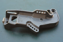 Cargar imagen en el visor de la galería, DT 40 35 hp Suzuki Clamp Bracket set 41111-97E01-0ED 41121-97E01-0ED stern bracket 1994-1998 Two Stroke