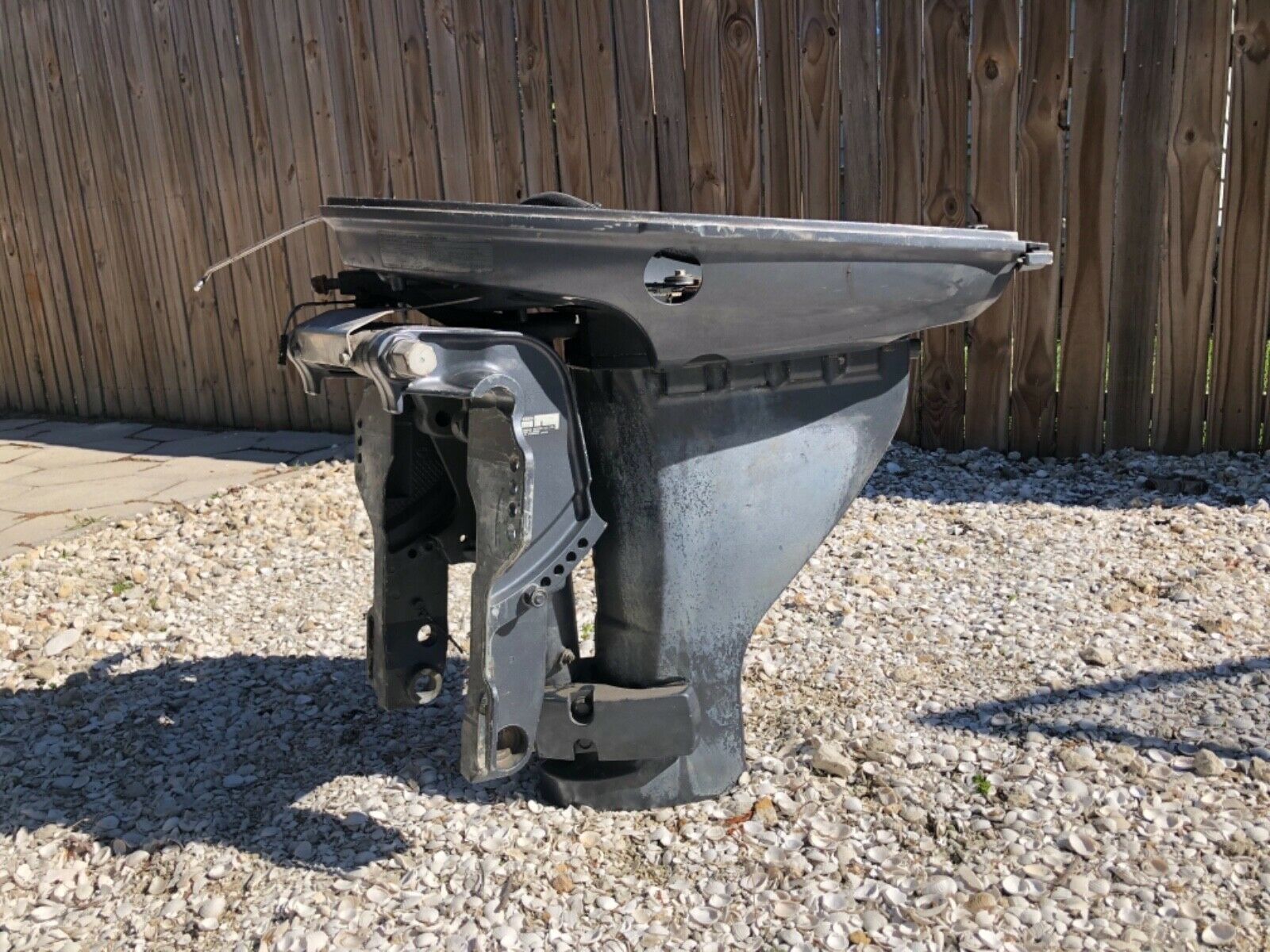 F25, 30 hp, 20” Yamaha longshaft, power trim and tilt midsection, out