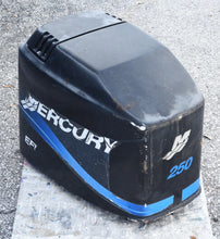 Cargar imagen en el visor de la galería, 250 225 200 HP Mercury 3.0 Liter EFI TOP COWL 8M0143835 889246T86 engine cover Two Stroke 1999 880012T36