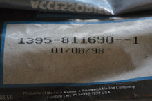 Lade das Bild in den Galerie-Viewer, 135 150 175 HP Mercury Valve Seat Kit 1395-811690-1, some Mercruiser compatibility