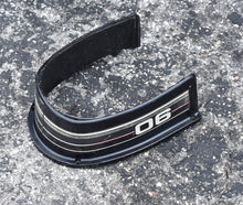 Cargar imagen en el visor de la galería, 90 hp Mercury mariner trim cover,  three cylinder part number 37417