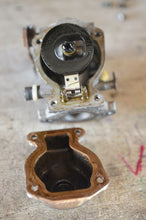 Load image into Gallery viewer, 9.9 hp OMC Carburetor 319010 Johnson Evinrude OEM 1974-84, with throttle cam