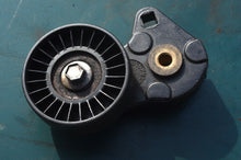 Cargar imagen en el visor de la galería, Mercruiser belt tensioner & pulley 850291 outboard