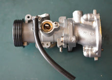 Load image into Gallery viewer, DF Suzuki 9.9b - 15 - 20 HP throttle body 13300-89L01, 2015-18 w manifold inlet