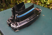 Lade das Bild in den Galerie-Viewer, 7.5 9.8 hp Mercury 110 pair of lower-side covers & exhaust cover