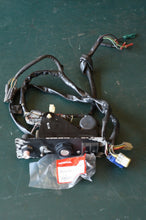 Cargar imagen en el visor de la galería, BF 75 - 225 hp Honda Key Panel Assembly 35100-zv5-003 & gauge harness outboard OEM