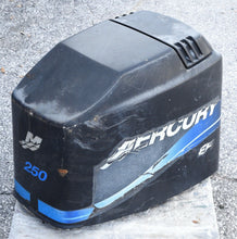 Cargar imagen en el visor de la galería, 250 225 200 HP Mercury 3.0 Liter EFI TOP COWL 8M0143835 889246T86 engine cover Two Stroke 1999 880012T36
