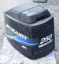 Cargar imagen en el visor de la galería, 250 225 200 HP Mercury 3.0 Liter EFI TOP COWL 8M0143835 889246T86 engine cover Two Stroke 1999 880012T36