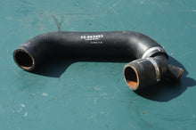 Lade das Bild in den Galerie-Viewer, 190 hp Mercruiser 4.3 Liter part 863455 y-fitting and hoses, 32-863453