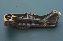 Cargar imagen en el visor de la galería, DT 40 35 hp Suzuki Clamp Bracket set 41111-97E01-0ED 41121-97E01-0ED stern bracket 1994-1998 Two Stroke