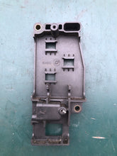 Load image into Gallery viewer, 25 35 HP Johnson Evinrude 514693 Electrical Bracket 1996-2004