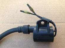 Cargar imagen en el visor de la galería, DT 25 30 75 85 hp Suzuki Ignition coil 33410-95d10 f6t531 two stroke bullet connectors