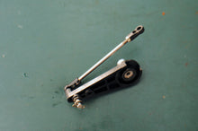 Load image into Gallery viewer, DF 60 70 HP Suzuki 19122-99E01 .LEVER, THROTTLE & rod Four Stroke 1999, 1998-2000