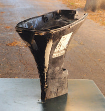 Cargar imagen en el visor de la galería, 25 40 45 50 hp Mercury BOTTOM COWL long strbd port 826277F1 826278F3 four stroke 2005